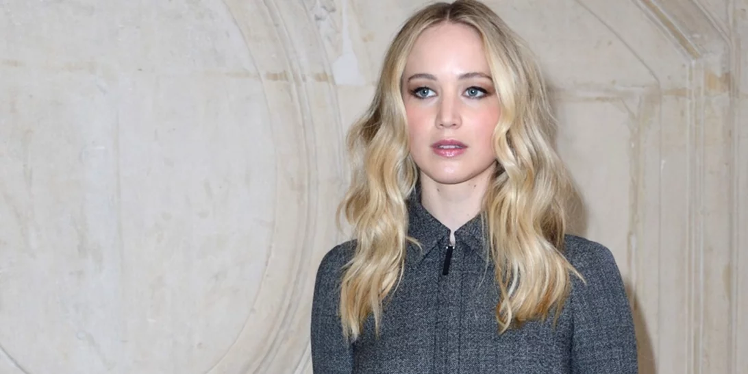 Jennifer Lawrence | Η πρώτη δημόσια εμφάνιση με το δαχτυλίδι αρραβώνων της