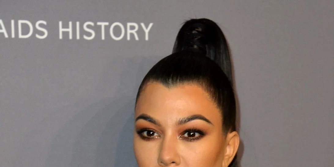 H Kourtney Kardashian έχει έναν τελείως δικό της τρόπο που βάφεται και δεν μοιάζει με καμιά από τις αδελφές της