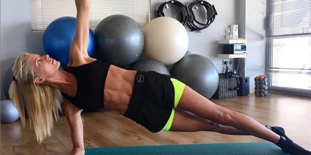 Πώς να σφίξω τα πόδια μου; 10 ασκήσεις για λεπτά, δυνατά πόδια που κάνουν οι celebrities