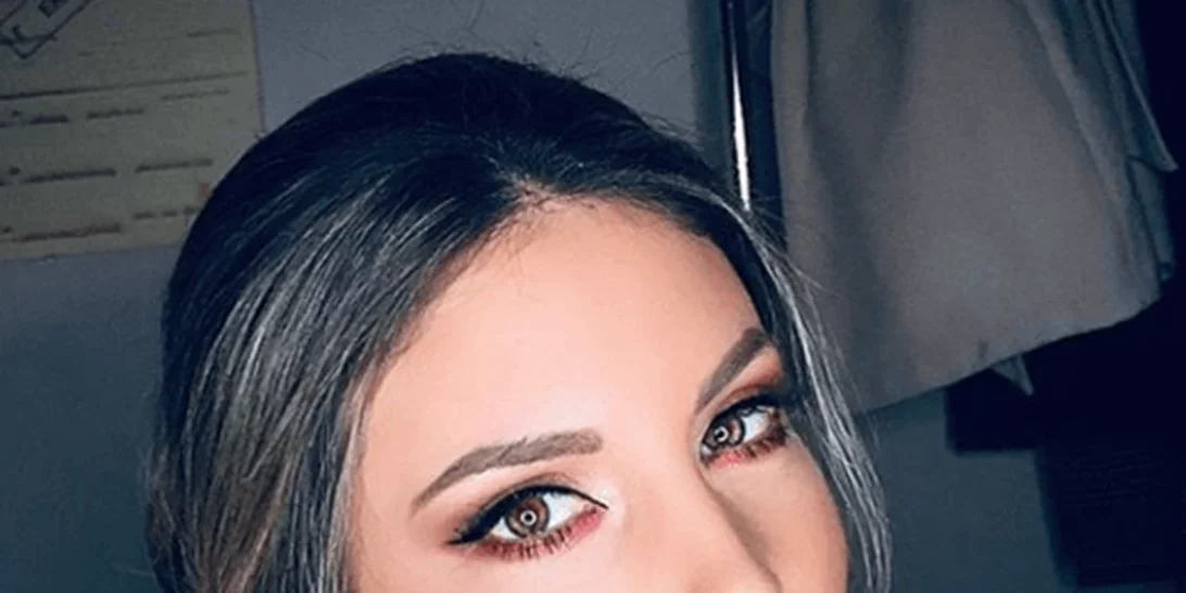 Το μυστικό της Αθηνάς Οικονομάκου για τέλειο δέρμα παρά το έντονο καθημερινό της πρόγραμμα