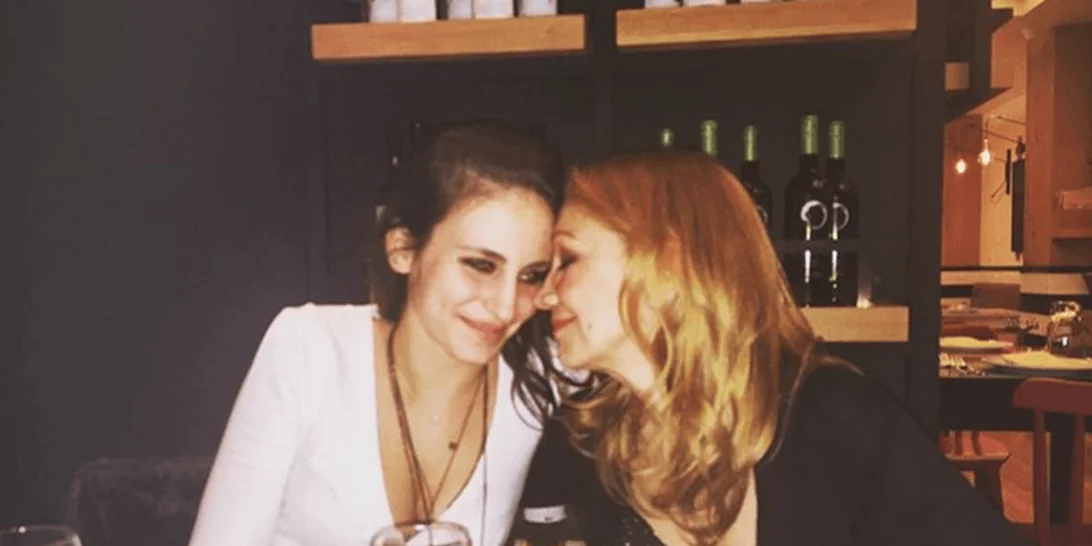 H Πέμυ Ζούνη έχει μία υπέροχη 25χρονη κόρη που είναι δίπλα της σε όλα | Δες φωτογραφίες της πανέμορφης κοπέλας