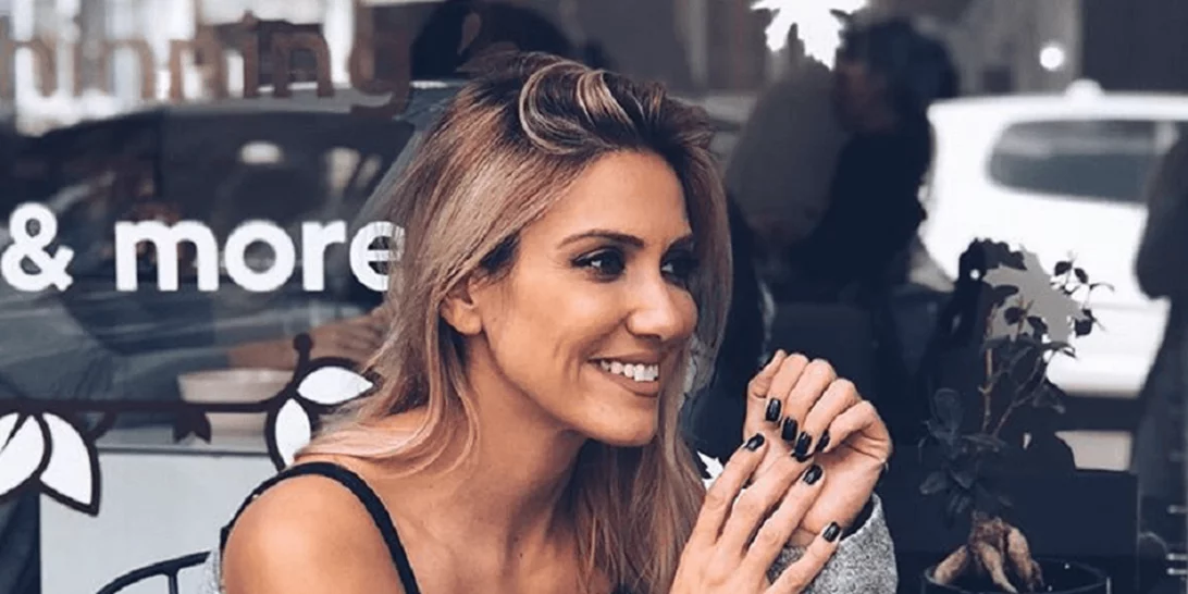 Ατύχημα για την Έλενα Παπαβασιλείου | Λιποθύμησε και χτύπησε στο κεφάλι της (φωτογραφία)