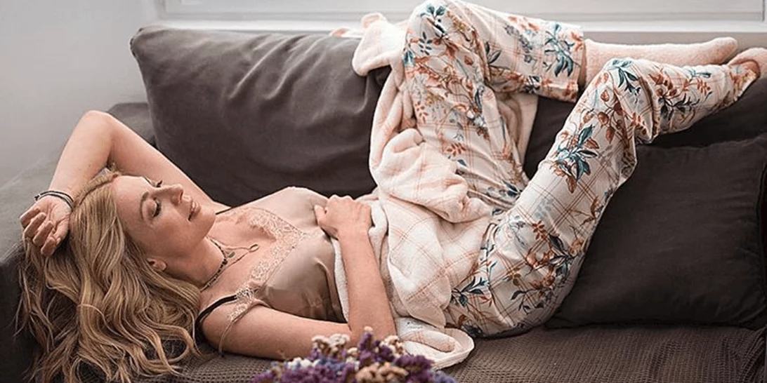 Σμαράγδα Καρύδη | Μεταμορφώθηκε σε βασίλισσα του Banksy και το αποτέλεσμα είναι εκπληκτικό