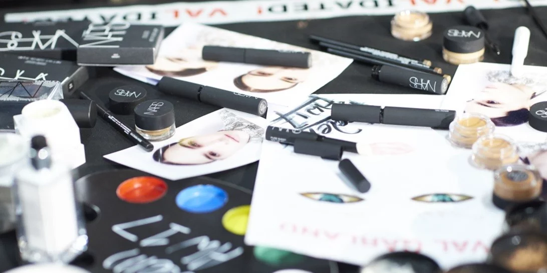 Τι καλλυντικά να αγοράσεις τον Φεβρουάριο | Επιλογές από 10 ευρώ