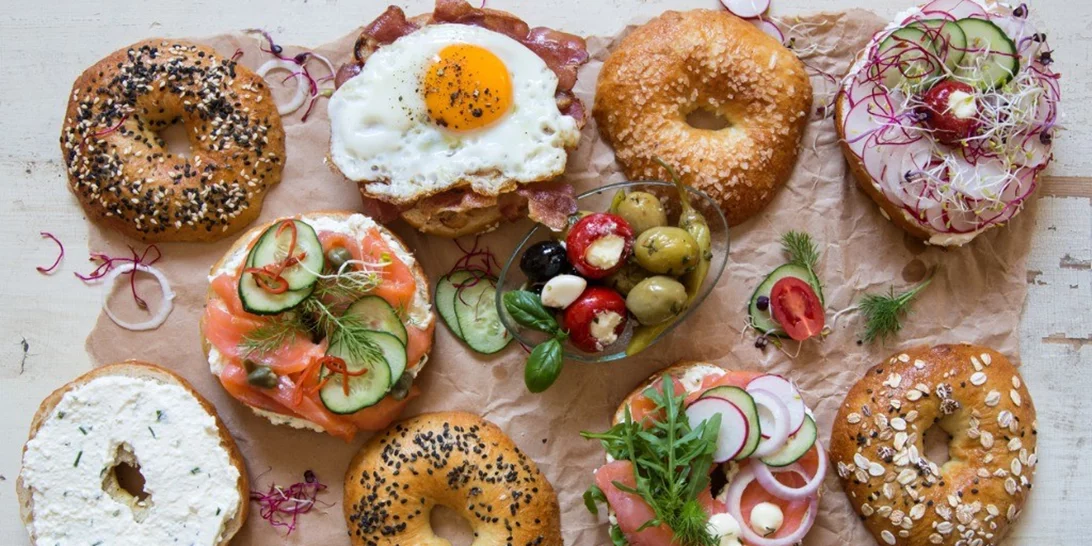 12 ιδέες για πρωινό τοστ με αυγό ή φρούτα για σωστή διατροφή από το πρωί