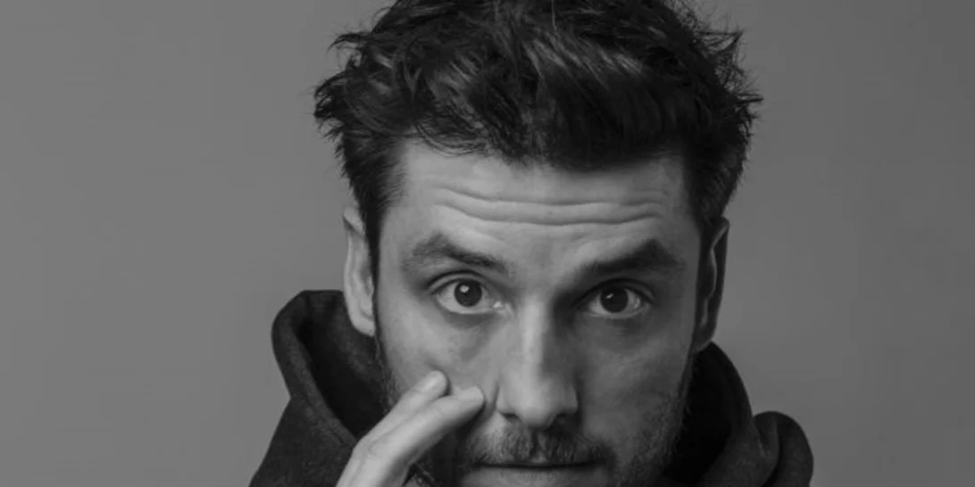 Σπύρος Χατζηαγγελάκης | Ο sexy πρωταγωνιστής της «Μουρμούρας» είναι και φωτογράφος