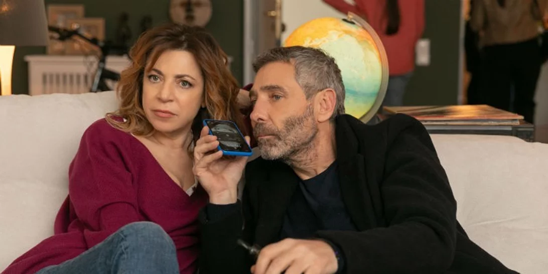 «Σ' αγαπώ, Μ' αγαπάς» | Η βασική απορία που λύνεται στο δεύτερο επεισόδιο και κάποια θέματα που ελπίζουμε να έλυσαν μετά από 25 χρόνια σχέσης