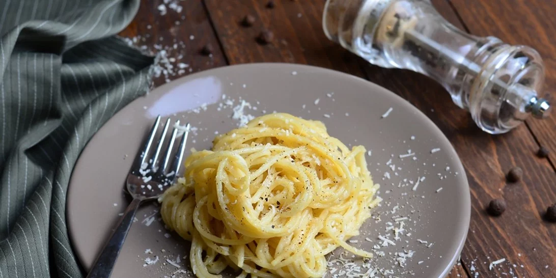 Πώς μόνο με τυρί και πιπέρι θα φτιάξεις την τέλεια μακαρονάδα;