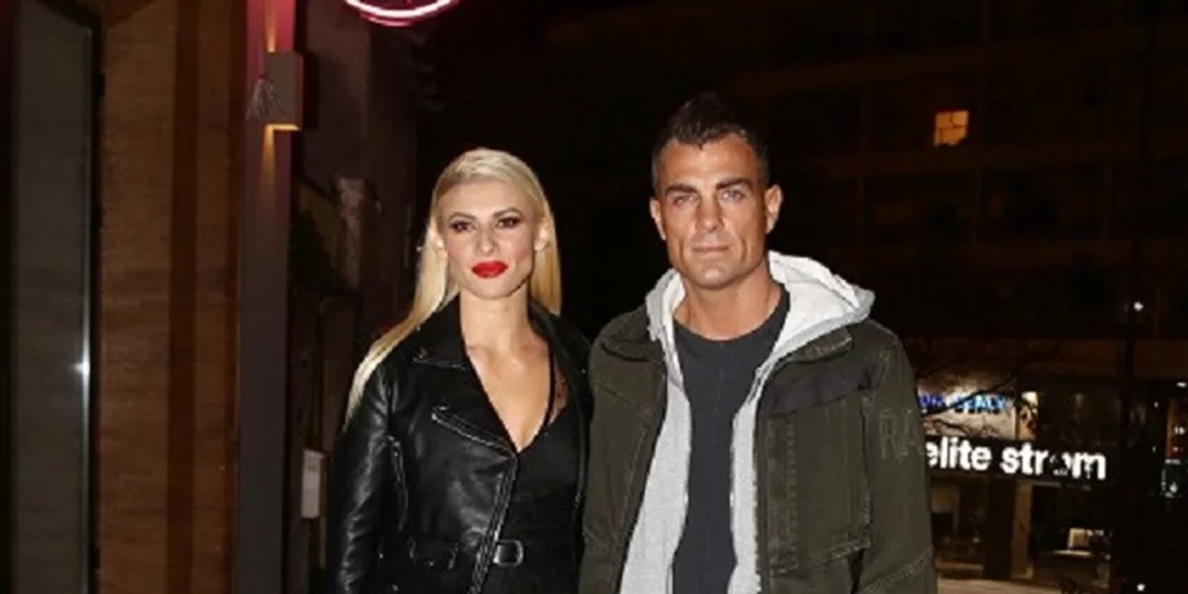 Ναι ή όχι; Δες το ντύσιμο που έκανε η Όλγα Πηλιάκη για να βγει με τον σύζυγό της, Στέλιο Χανταμπάκη