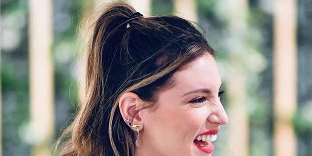 Αθηνά Οικονoμάκου | Φωτογραφίες από το party των γενεθλίων της (η έκπληξη στο γραφείο & οι τέσσερις τούρτες)