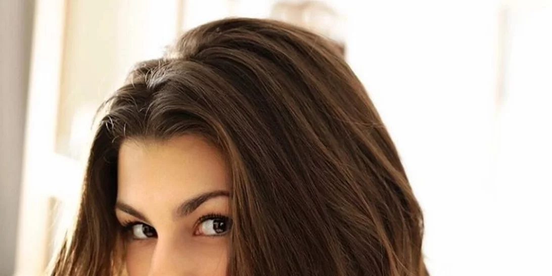 Η Δανάη Παππά έχει τέλεια μαλλιά και εμείς ξέρουμε τι κρύβεται πίσω από αυτά