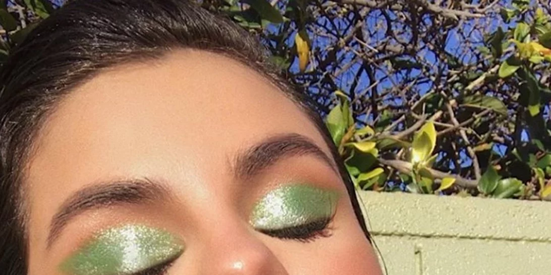 Πράσινη σκιά | Φέτος, θα την φορέσεις, σίγουρα! Μάθε πώς