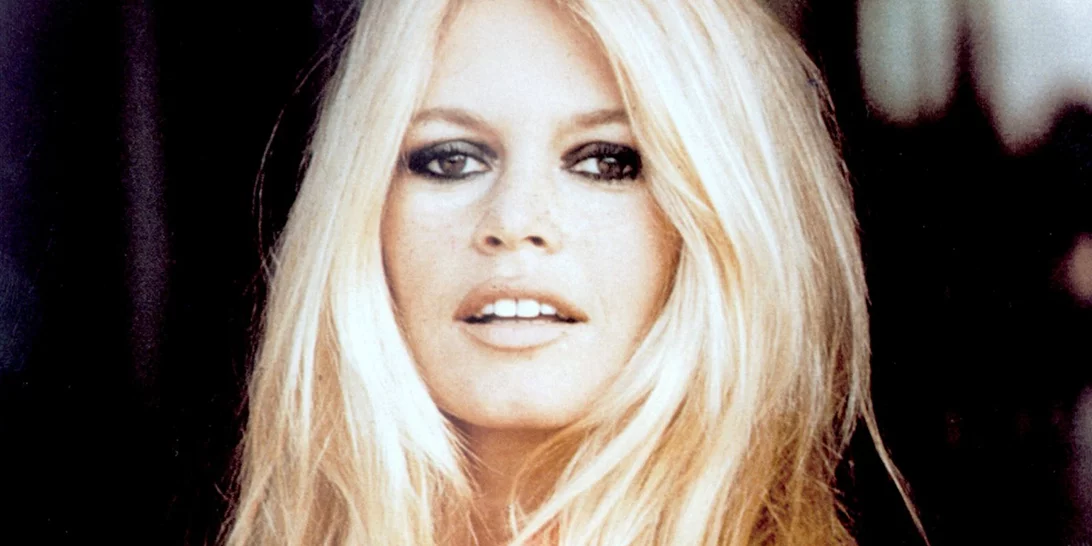 Brigitte Bardot | "Απέρριψα το παιδί μου. Περίμενα πολύ για την ευλογημένη στιγμή που θα μπορούσα να απαλλαγώ από αυτόν"