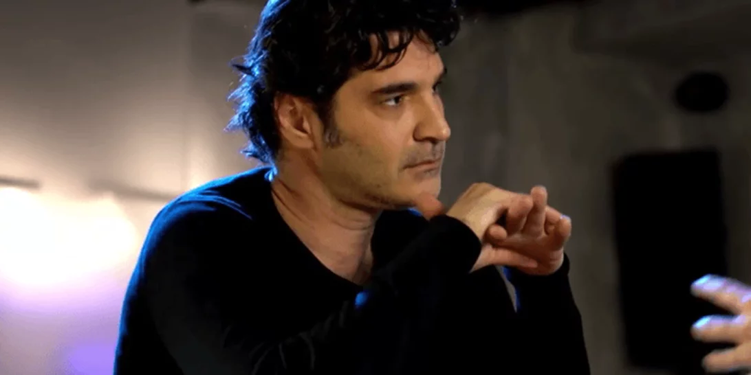 Το Netflix καλεί τον Χριστόφορο Παπακαλιάτη;