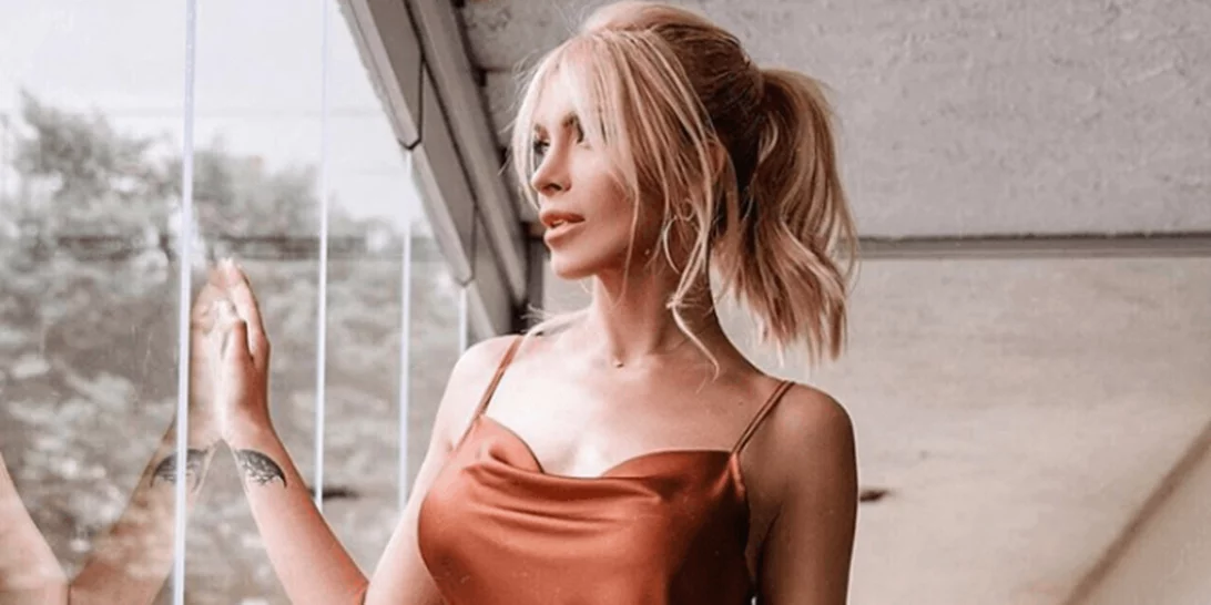 Κατερίνα Καινούργιου | Τα πλάνα δίπλα στα νυφικά και το σχόλιό της στους followers για το γεγονός