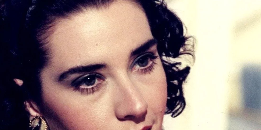 Τάνια Καψάλη | Δες πώς είναι σήμερα η "Τατιάνα Δράκου" από τη "Λάμψη", 24 χρόνια μετά