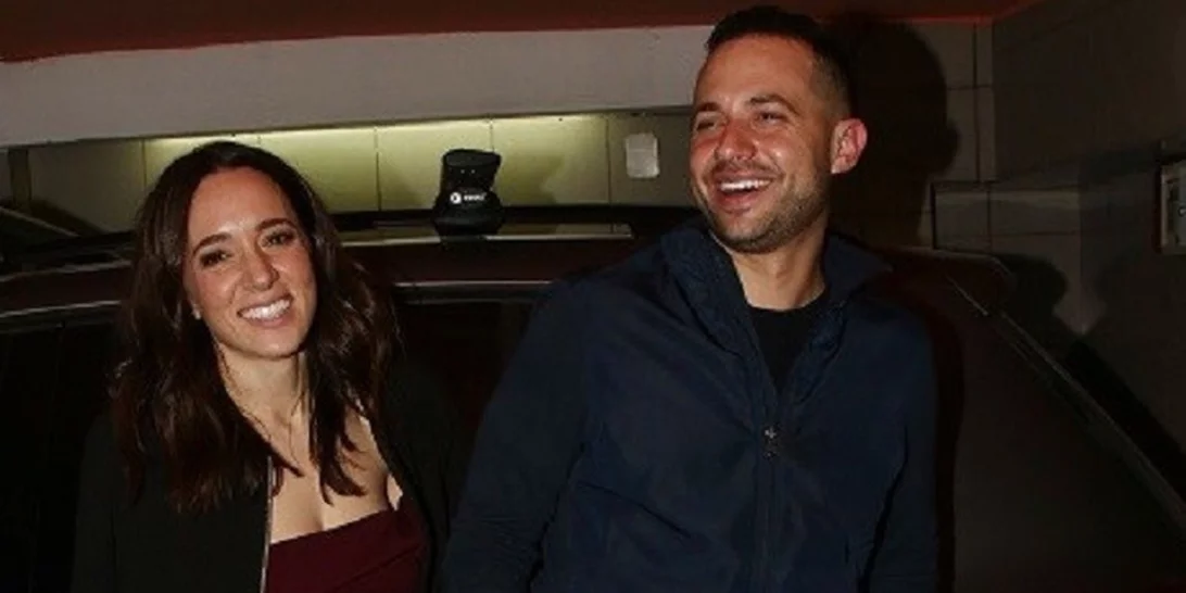 Καλομοίρα | Δες τι φόρεσε για να βγει βράδυ με τον σύζυγό της