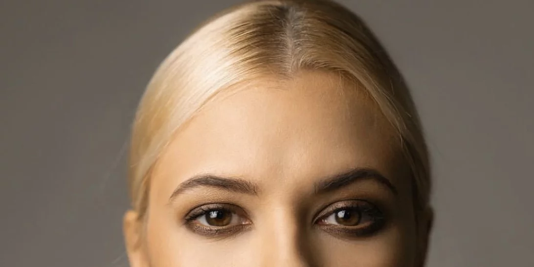 Λάουρα Νάργες | Είπε «αντίο» στο ξανθό με έναν μοναδικό τρόπο. Αυτό είναι το νέο χρώμα στα μαλλιά της