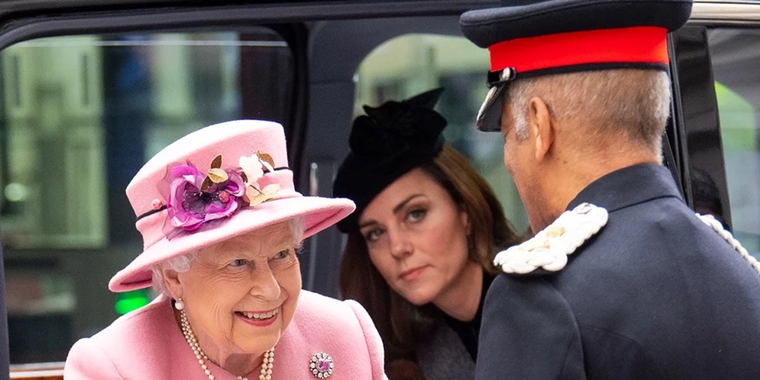 Kate Middleton | Κι όμως η Βασίλισσα Ελισάβετ την «έκραξε» για τα ρούχα της