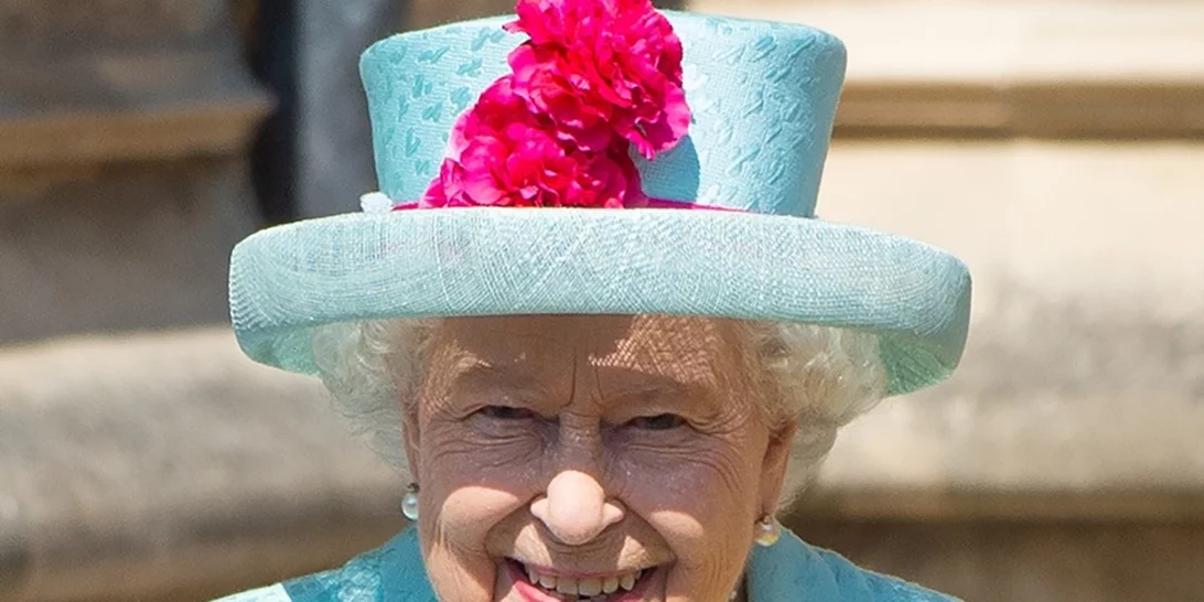 Η βασίλισσα Ελισάβετ φωτογραφήθηκε για ένα νέο πορτρέτο με μία ιδιαίτερη συλλογή κοσμημάτων