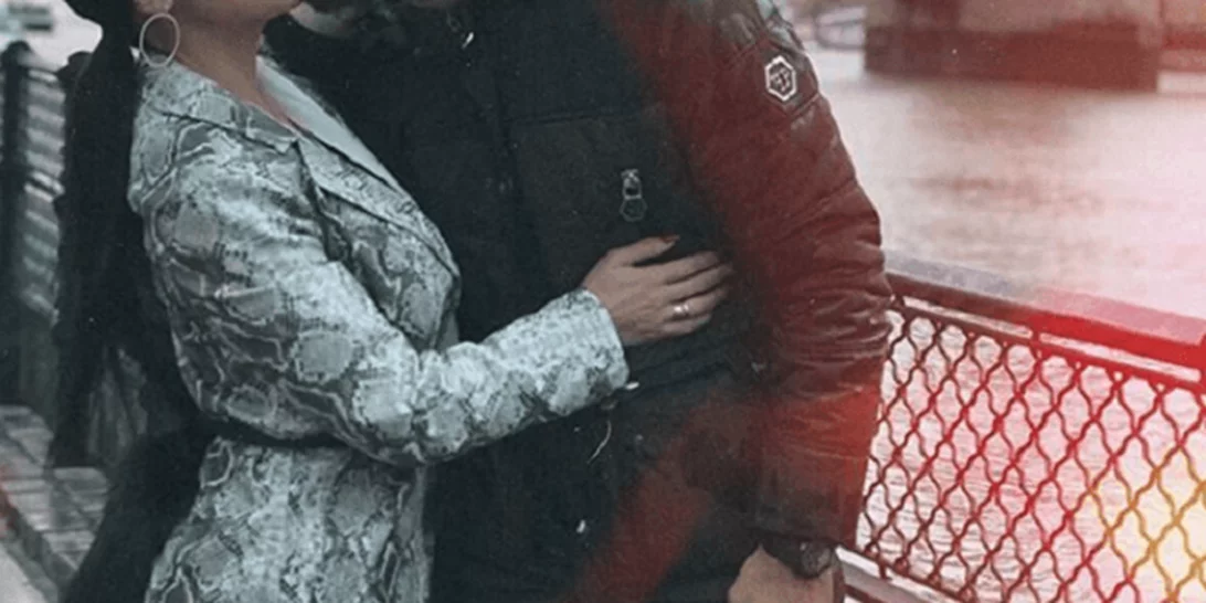 Ζευγάρι της εγχώριας showbiz αποκαλύπτει το φύλο του τρίτου μωρού που περιμένει