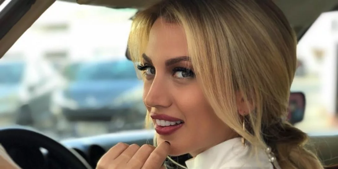 Κωνσταντίνα Σπυροπούλου | Απόδραση στη Μύκονο