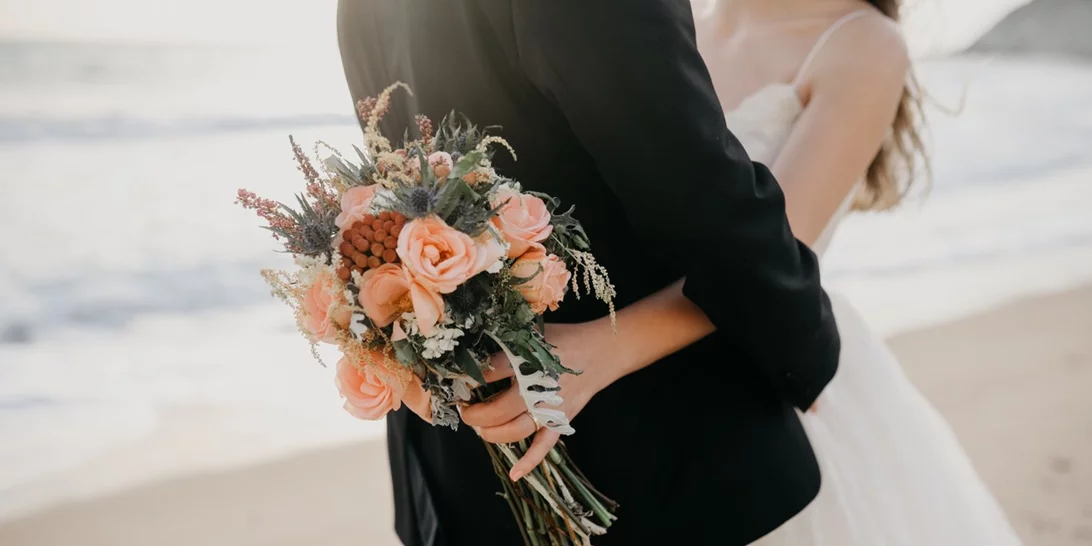 Νυφική ανθοδέσμη | Ποια λουλούδια να επιλέξεις ανάλογα με την εποχή