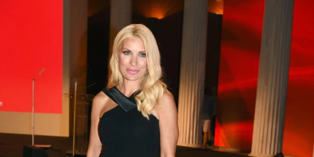 Η νονά Ελένη Μενεγάκη | Δες την κούκλα 27χρονη βαφτισιμιά της (pics)