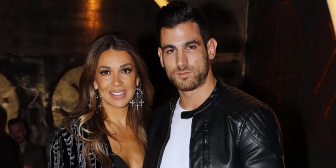 Ελένη Χατζίδου | Δείχνει στο φακό πόσο έχει φουσκώσει η κοιλίτσα της