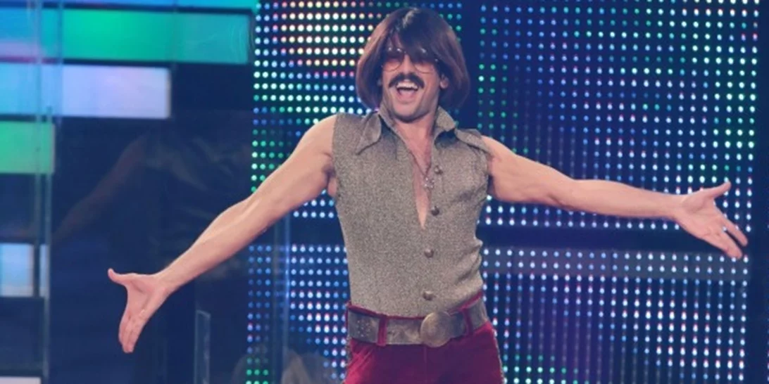 Τόνι Σφήνος | Σπάνια δημόσια εμφάνιση χωρίς να είναι μεταμφιεσμένος