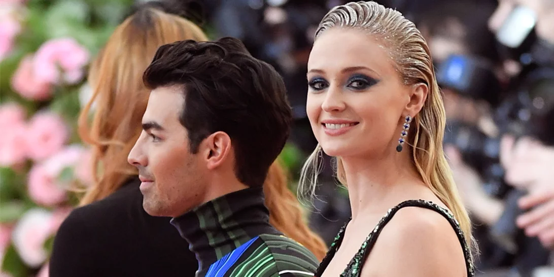 Sophie Turner | Της λείπει η κοιλιά της εγκυμοσύνης