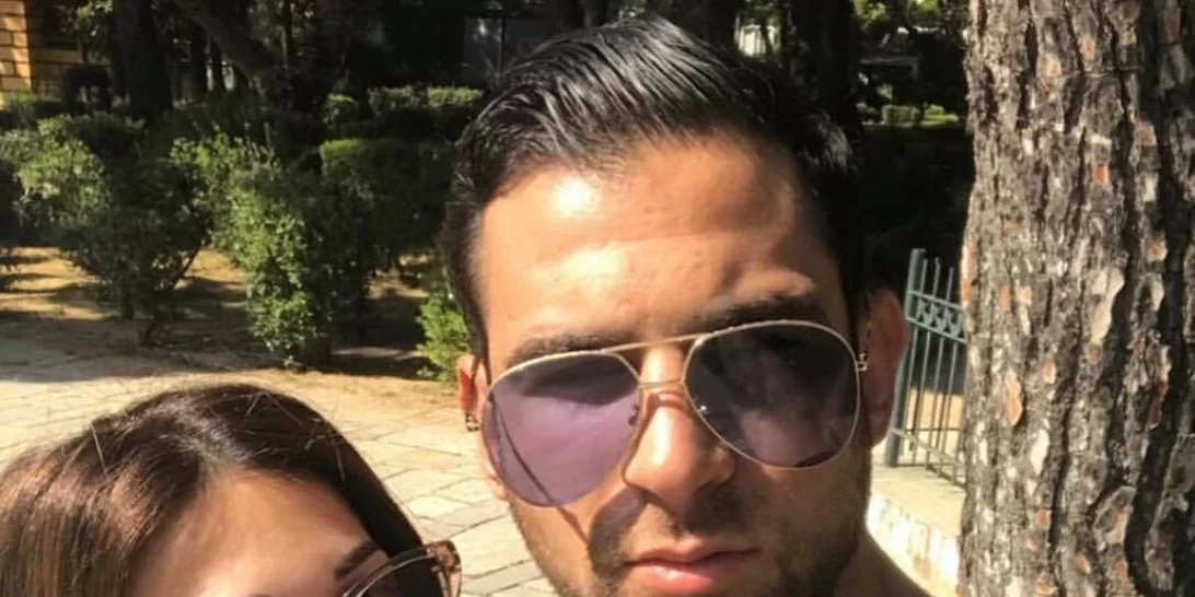 Ελένη Χατζίδου | Η μέλλουσα μαμά μάς δείχνει τα πρώτα ρούχα του μωρού που περιμένει