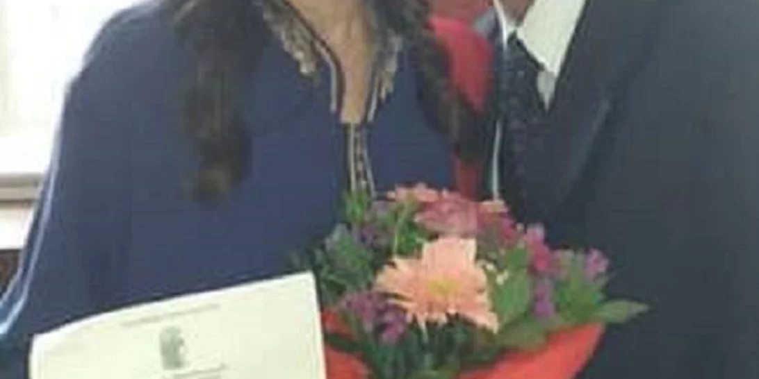 Γνωστός Έλληνας ηθοποιός μάς συστήνει την κούκλα κόρη του με αφορμή το πτυχίο Νομικής που πήρε