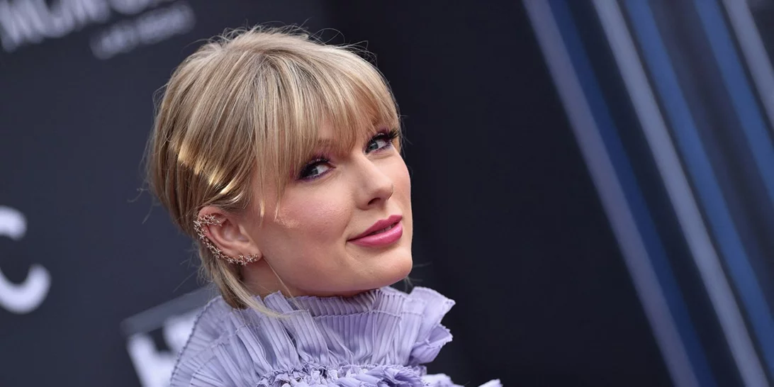 Billboard Music Awards | Δες τι φόρεσαν οι celebrities στο κόκκινο χαλί