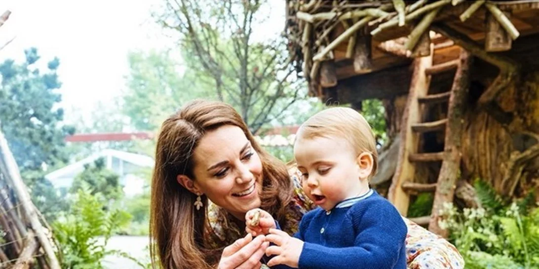 Γιατί ο πρίγκιπας Louis δεν τηρεί τις κοινωνικές αποστάσεις;