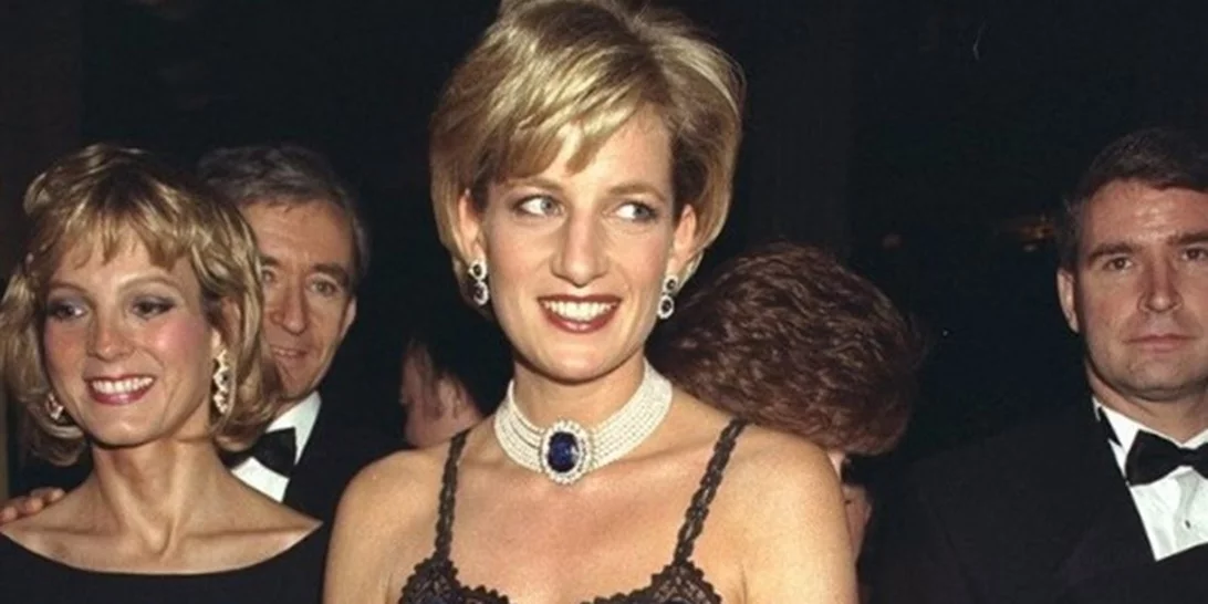 Εσύ θα αγόραζες ένα φόρεμα της Diana;