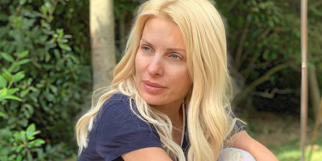 Ελένη Μενεγάκη | Η νέα φωτογραφία από το σπίτι της στην οποία μοιάζει 20 χρόνια νεότερη!