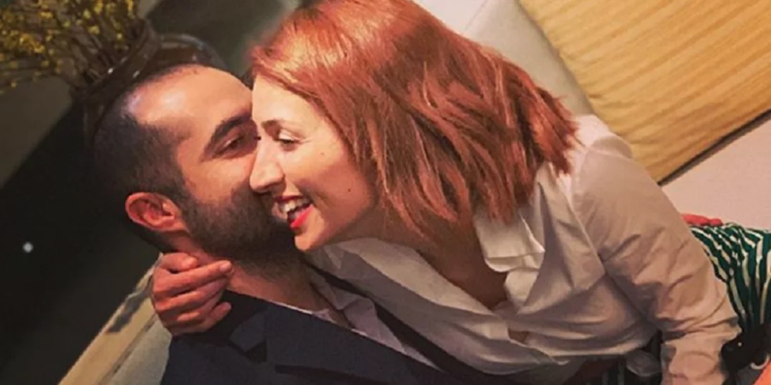 Μαρία Ηλιάκη | Αυτός ο έρωτας τής πάει πολύ και αυτό βγαίνει προς τα έξω (για παράδειγμα δες και τα μαλλιά της)