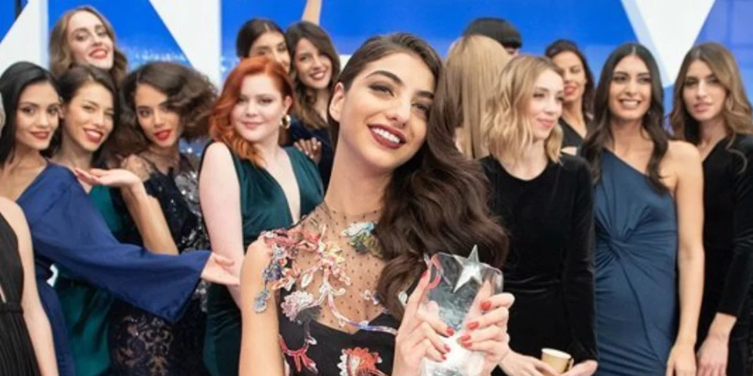 Oops! Παίκτρια του GNTM έκανε ράμματα στο μάτι της (pic)