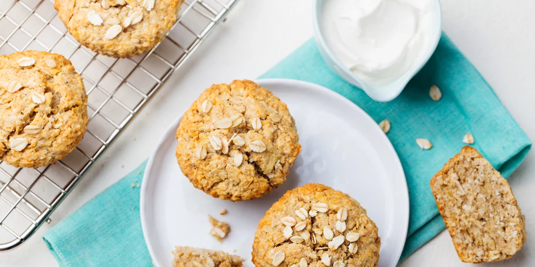 Συνταγή για μάφιν βρώμης | Ένα απολαυστικό γλυκό με ελάχιστες θερμίδες