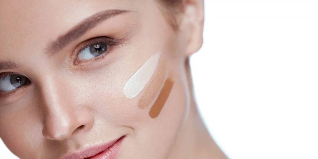 Μόλις μάθαμε ένα τέλειο τιπ για το πώς να αγοράσουμε το σωστό μέικ απ