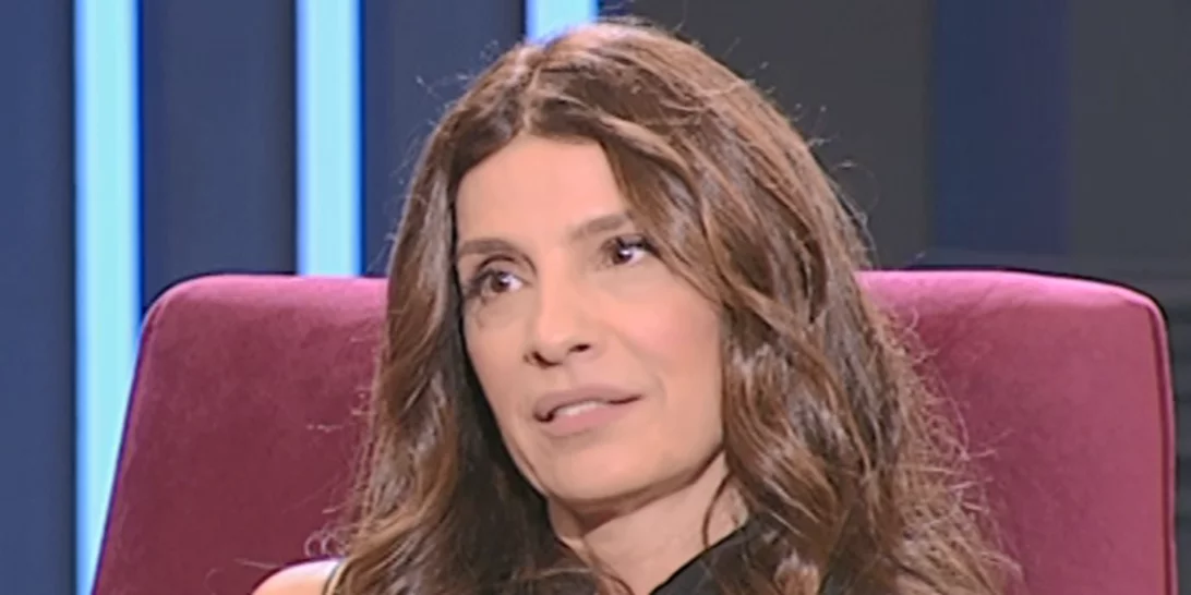 Πόπη Τσαπανίδου | Η απώλεια του συζύγου της από ηλεκτροπληξία & η ζωή με τις 3 κόρες της