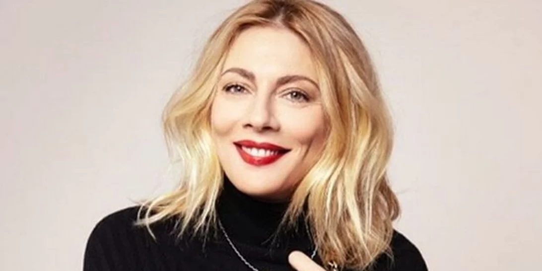 H Σμαράγδα Καρύδη με το τέλειο παντελόνι της καραντίνα | Θα σε σώσει αν δε σου αρέσουν οι φόρμες