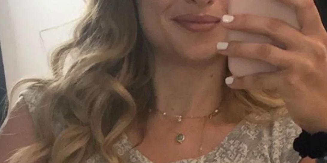 Παρουσιάστρια του Alpha θηλάζει το παιδί της στο… κομμωτήριο! [pic]