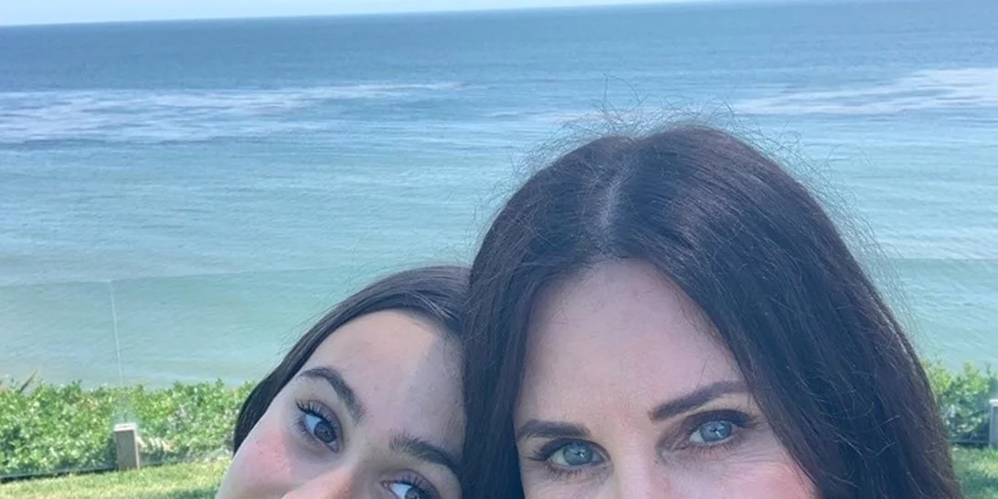21 χρόνια μετά η κόρη της Courteney Cox φοράει δικό της φόρεμα