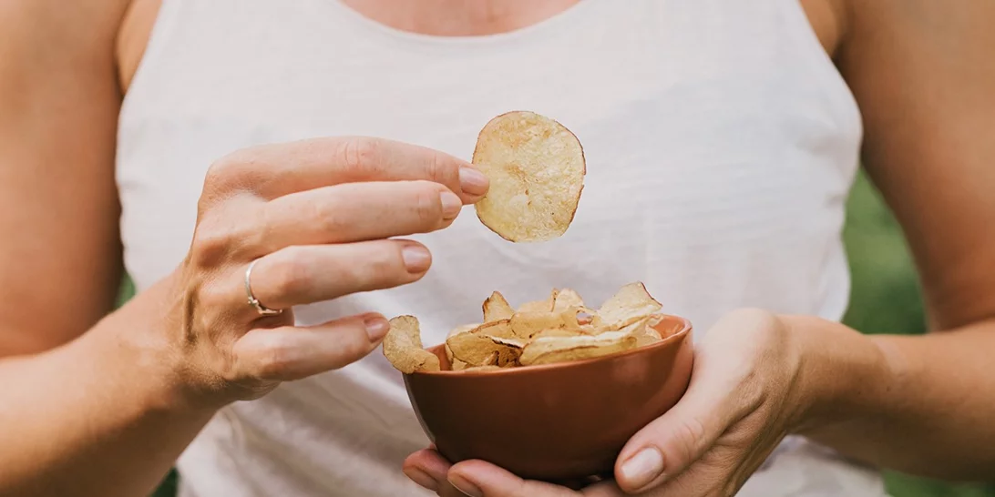8 τροφές που πρέπει να αποφεύγεις για καλύτερο ύπνο