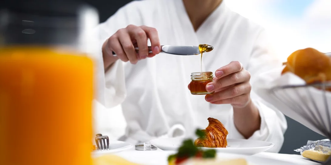 8 αλλαγές που θα δεις στο σώμα σου αν τρως κάθε μέρα μέλι