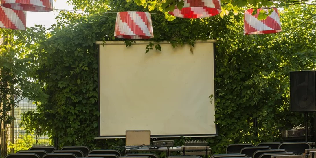 Cine Άνεσις | Άνοιξε και πάλι η πιο feelgood ταράτσα της Αθήνας