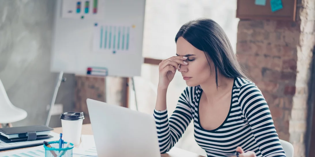 Αυτά παθαίνει το σώμα σου από το πολύ καθισιό στην καρέκλα του γραφείου