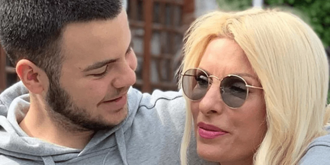 Άγγελος Λάτσιος | Οι φωτογραφίες από τις καλοκαιρινές του διακοπές και το σχόλιο της Ελένης Μενεγάκη